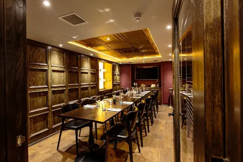 No.10 Bar & Restaurant 