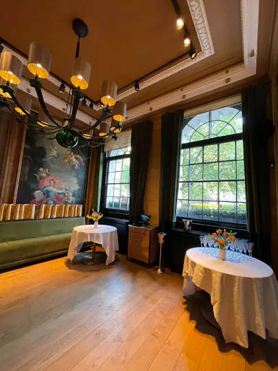 Lamennais Room at Les 110 de Taillevent