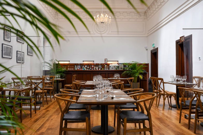 The Old Courthouse Caernarfon, North Wales Group and Private Dining Rooms