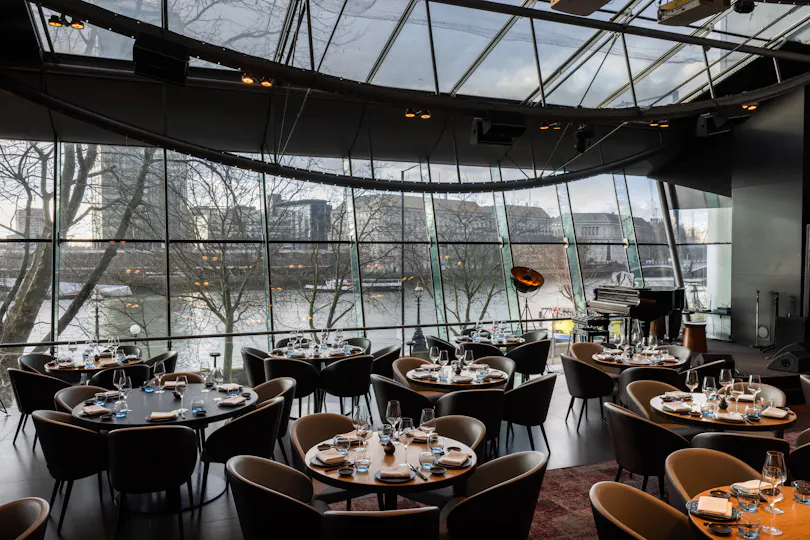 Park Plaza Riverbank