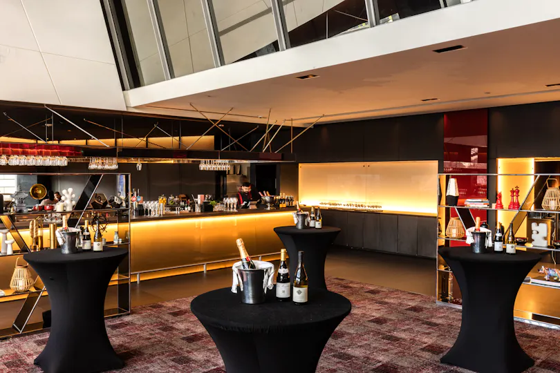 Park Plaza Riverbank