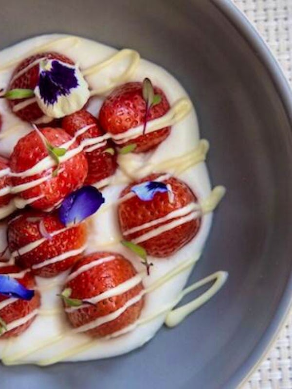Chapulin’s Roasted Strawberries and Cream with White Chocolate