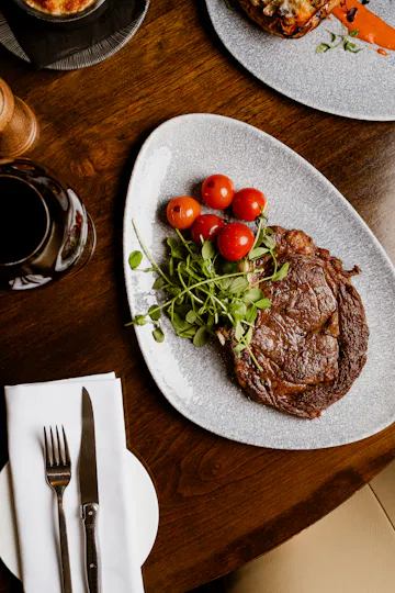 Manhattan Grill at the London Marriott Hotel Canary Wharf