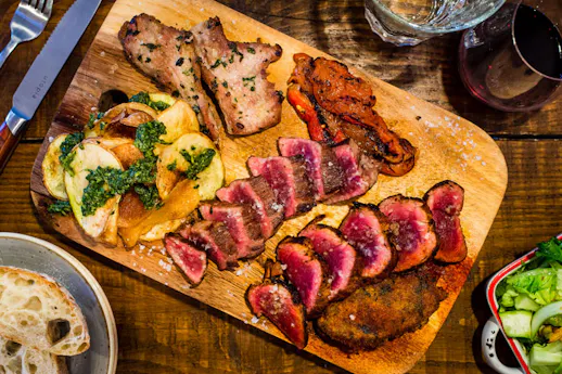 Lobos Meat & Tapas