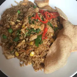 Chi Noodle & Wine Bar