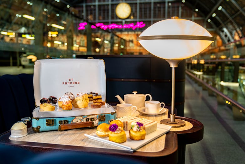 St Pancras Brasserie & Champagne Bar by Searcys, London Restaurant Review, Menu, Opening Times