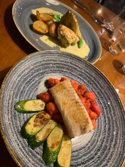 24 Bar & Grill