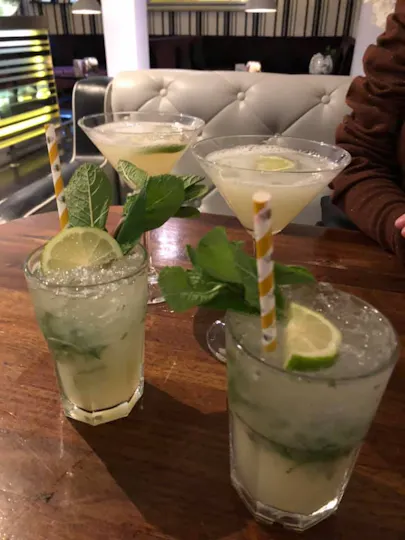 24 Bar & Grill