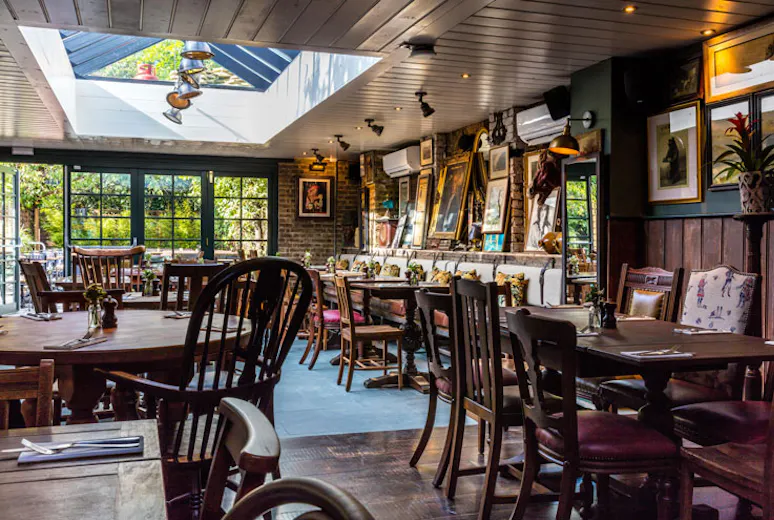 The White Bear Kennington