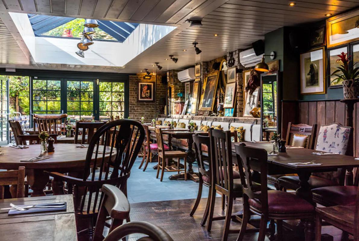 The White Bear Kennington