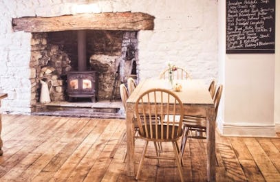 Hare & Hounds - Aberthin