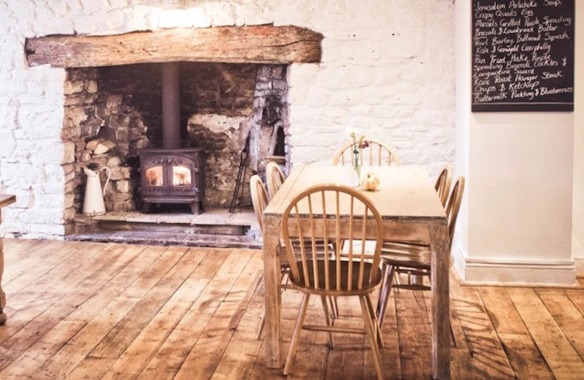 Hare & Hounds - Aberthin