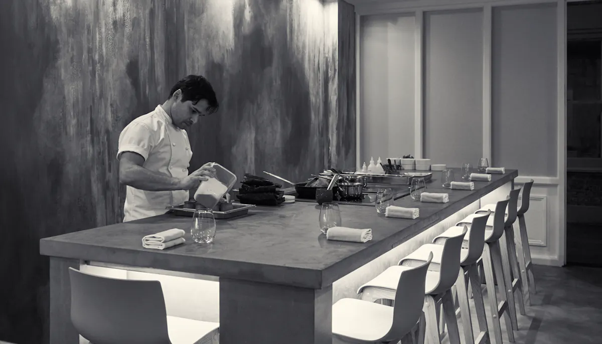 Aulis London