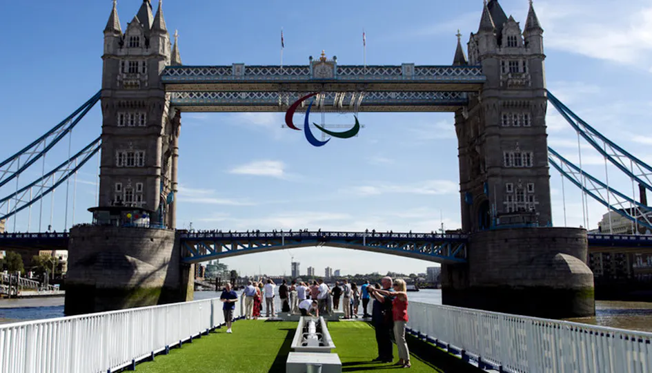 Thames Dinner Cruise
