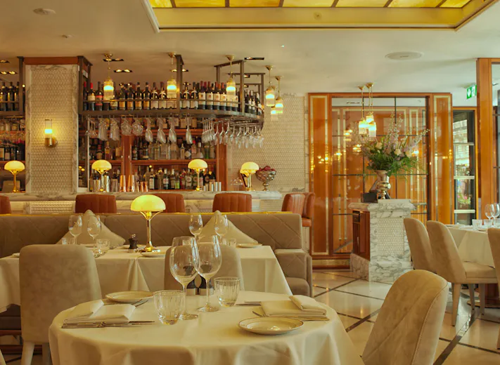 San Carlo St James