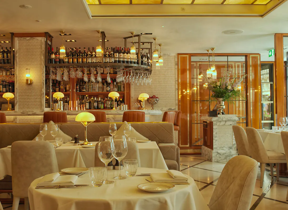 San Carlo St James