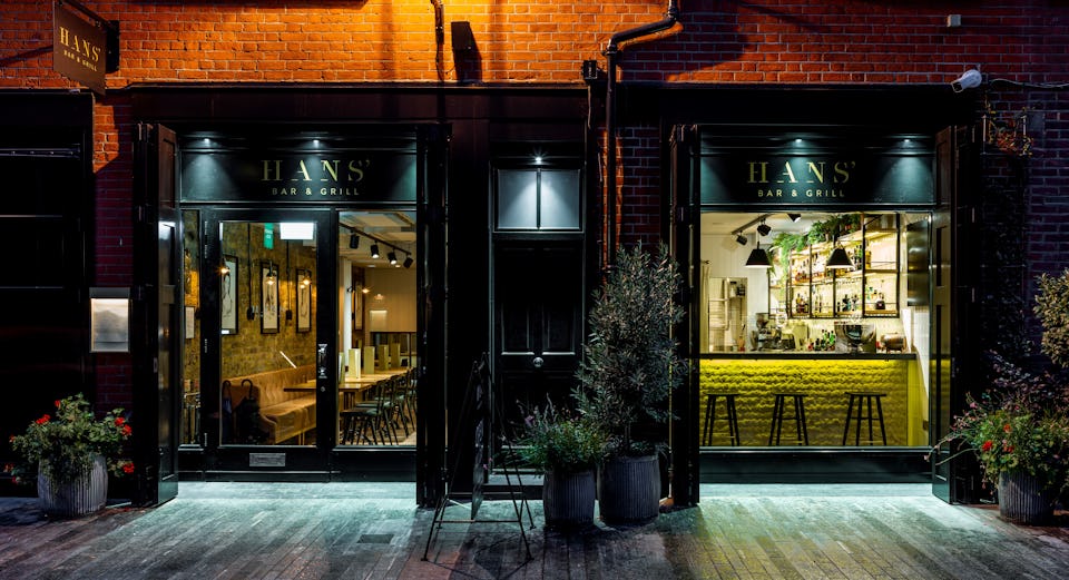 Hans’ Bar & Grill at 11 Cadogan Gardens