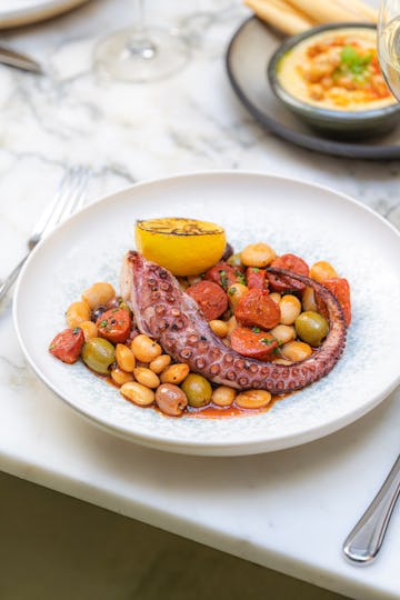 Hans’ Bar & Grill at 11 Cadogan Gardens