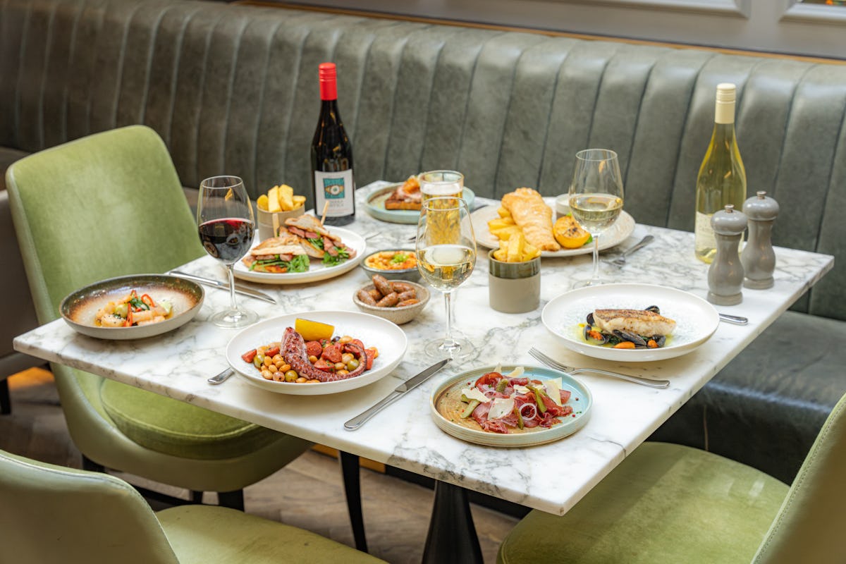 Hans’ Bar & Grill at 11 Cadogan Gardens