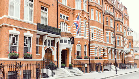 The Chelsea Bar at 11 Cadogan Gardens