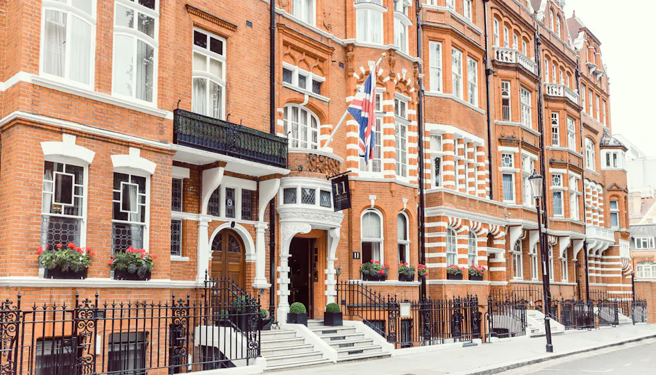 The Chelsea Bar at 11 Cadogan Gardens