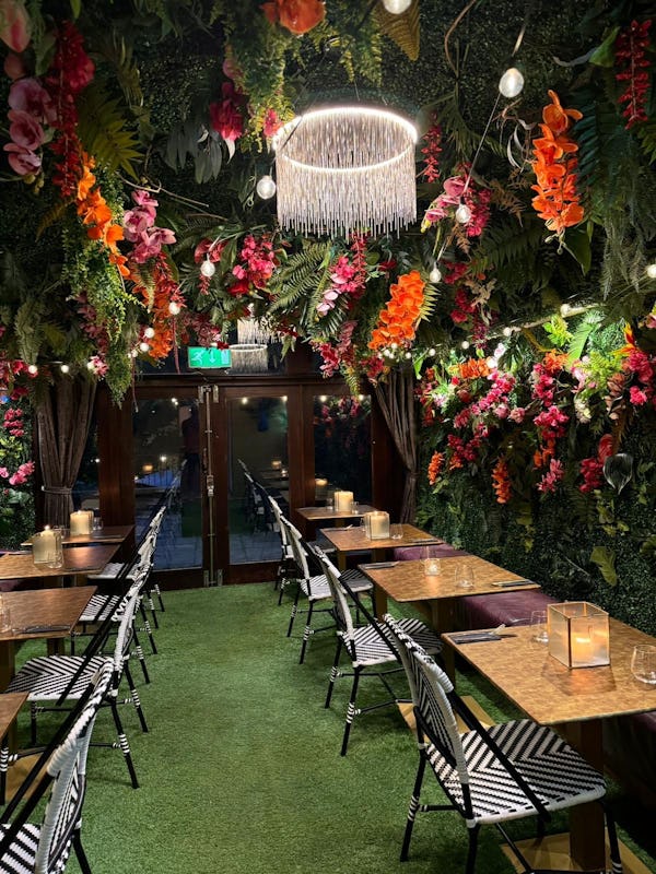 The Hengist Restaurant & Cocktail Bar