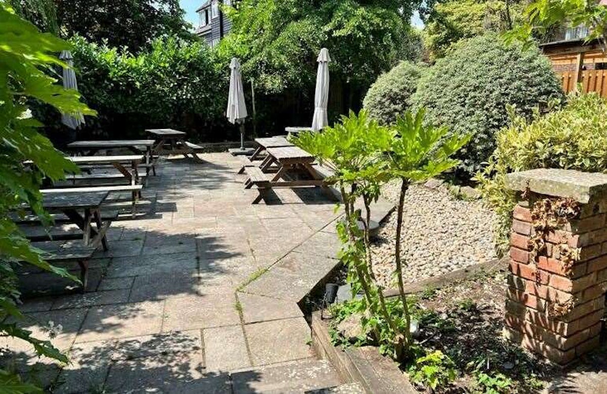 The Hengist Restaurant & Cocktail Bar