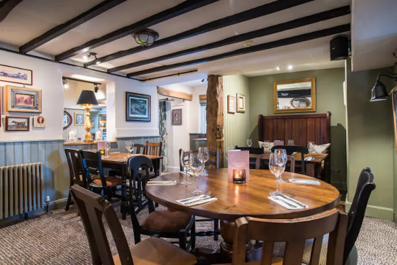 The White Lion - Yateley