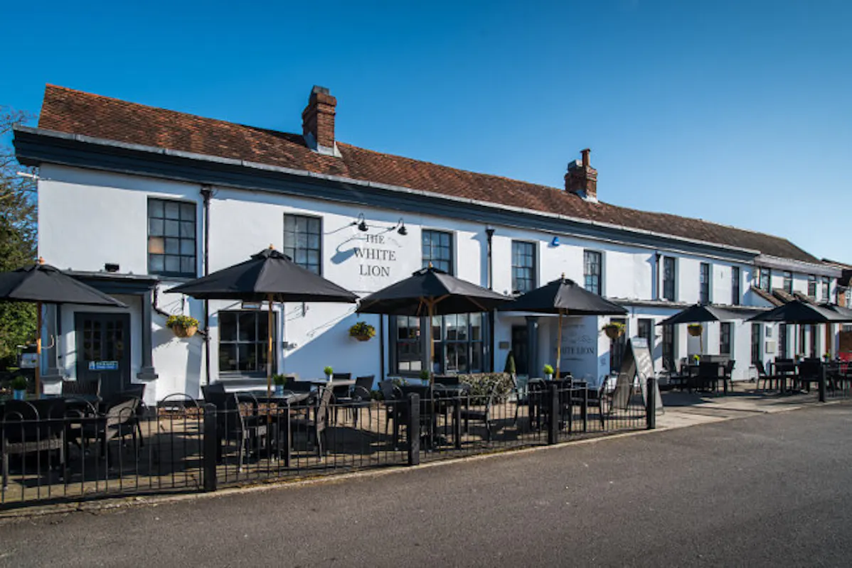 The White Lion - Yateley