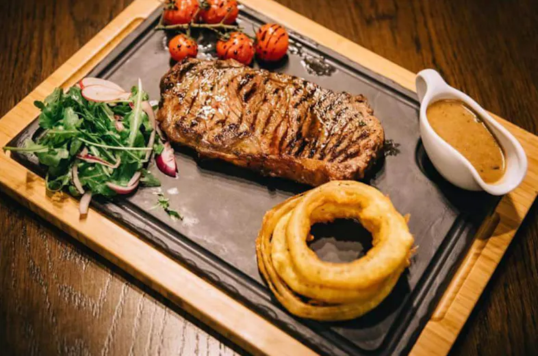 Solo Restaurant + Bar