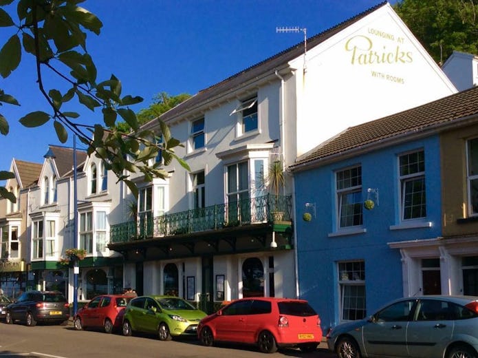 Patrick’s with Rooms