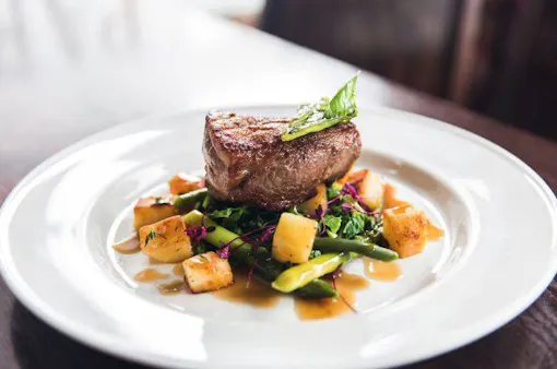 Petit Paris Restaurant