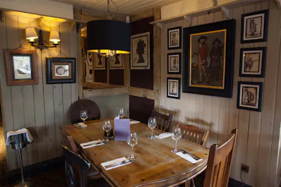 The Oaken Arms