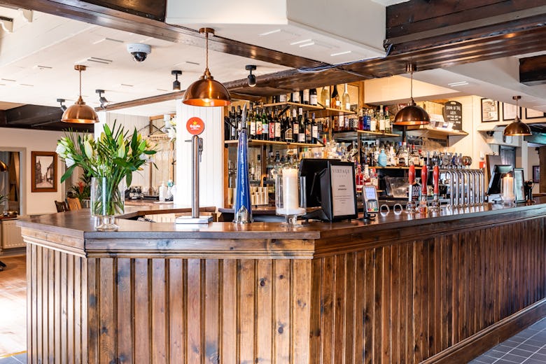 The Three Horseshoes