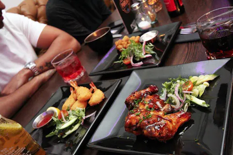 Parlay E18 Bar & Grill