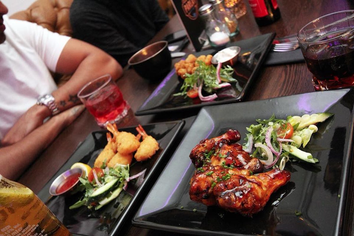 Parlay E18 Bar & Grill
