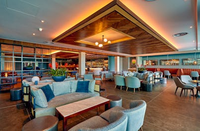 Aqua Bar & Conservatory at Crowne Plaza Marlow