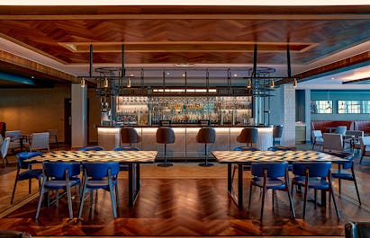 Aqua Bar & Conservatory at Crowne Plaza Marlow