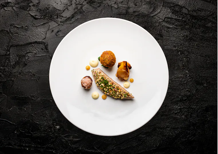 The Gunroom Restaurant at Plas Dinas Country House