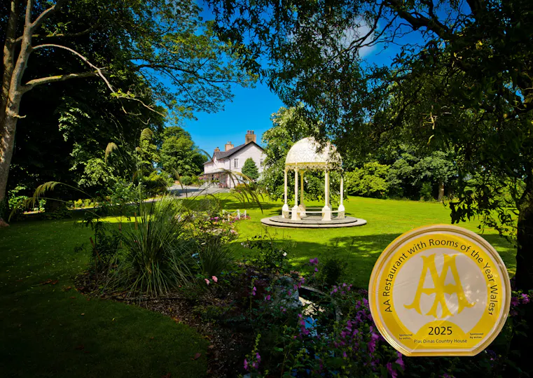 The Gunroom Restaurant at Plas Dinas Country House