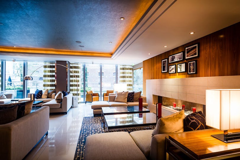 Manhattan G&Tea Lounge at the Marriott Hotel West India Quay