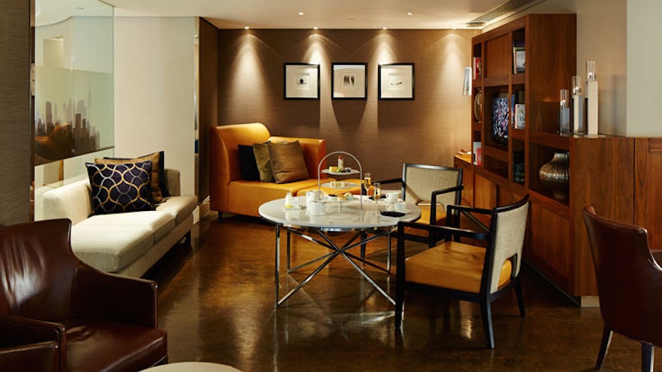 Manhattan G&Tea Lounge at the Marriott Hotel West India Quay