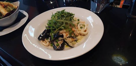 Thames Breeze Bar & Restaurant