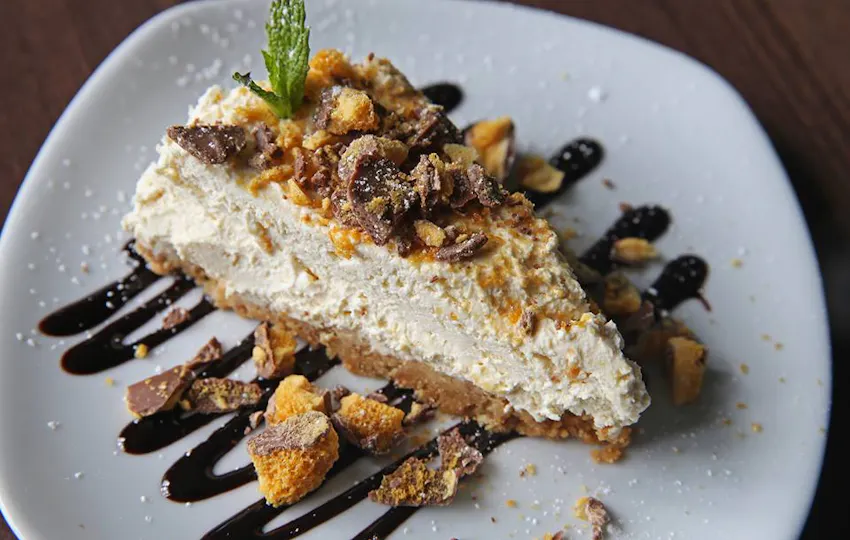 Almond Bar & Eatery