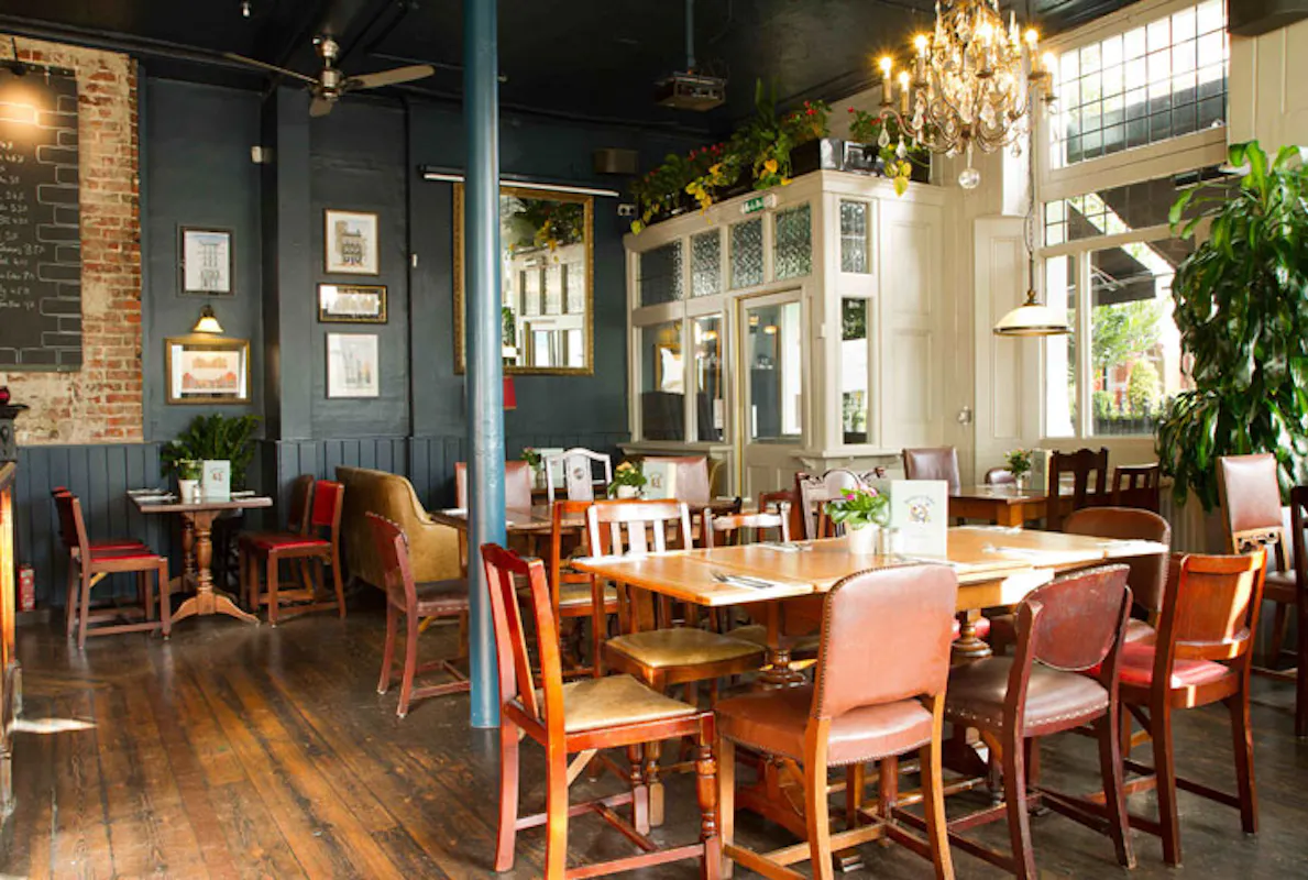 The Builders Arms - Kensington Court Place