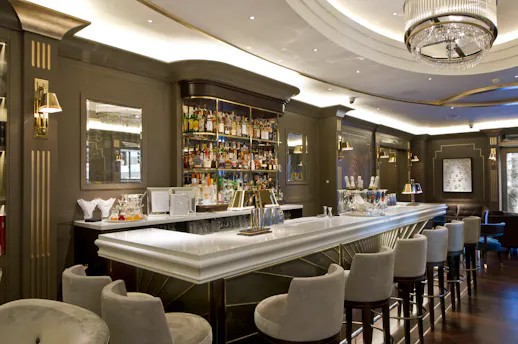 The Churchill Bar & Terrace at Hyatt Regency London – The Churchill