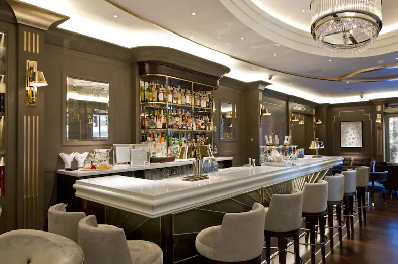 The Churchill Bar & Terrace at Hyatt Regency London – The Churchill
