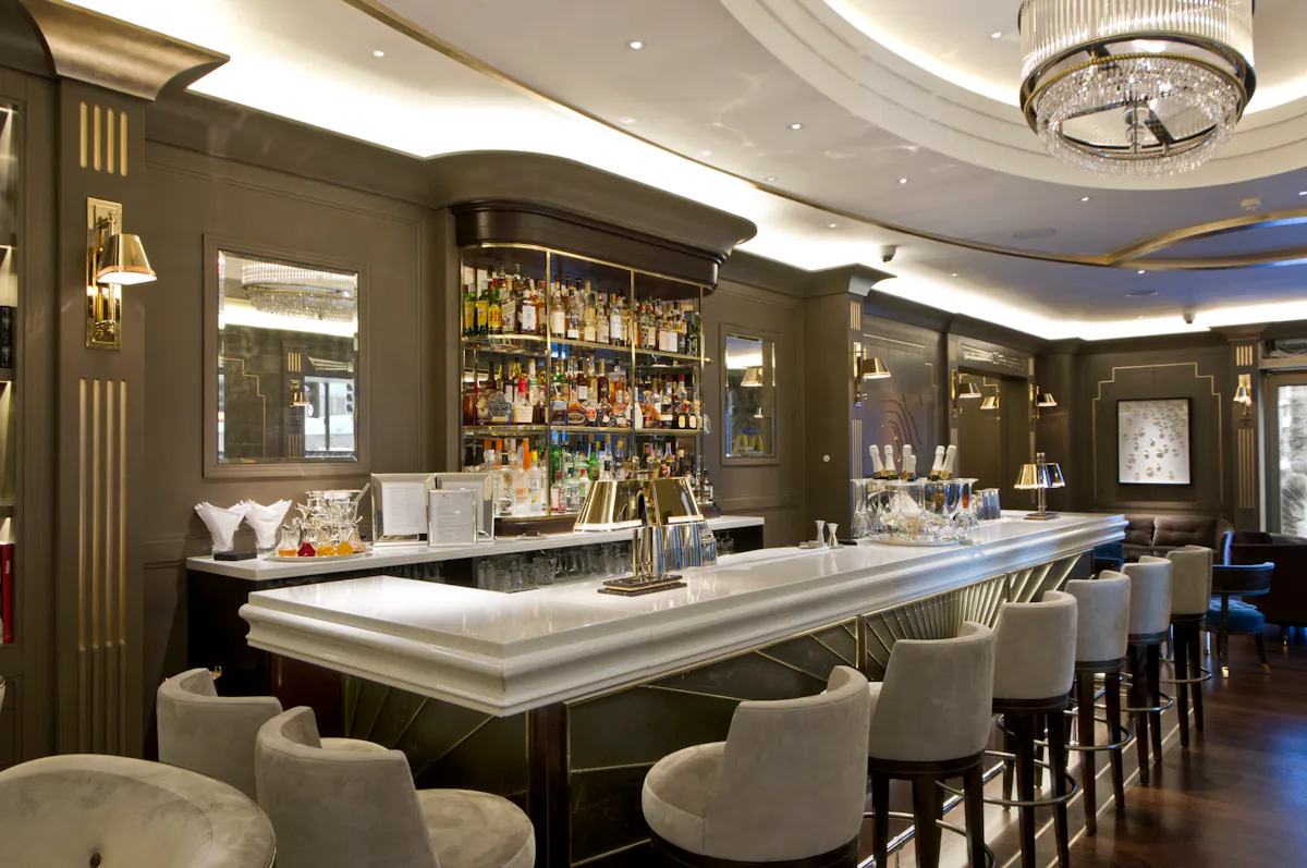 The Churchill Bar & Terrace at Hyatt Regency London – The Churchill