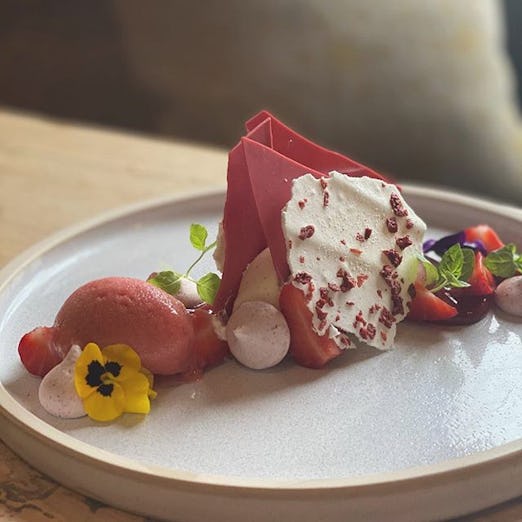 The Kingham Plough, Oxfordshire - Restaurant Review, Menu, Opening Times