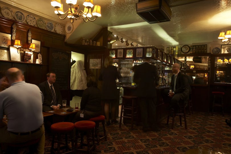 The Red Lion Crown Passage